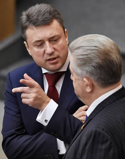 Анатолий Выборный (слева) надеется, что предложенные им поправки помогут унифицировать правоприменительную практику по отношению к иностранным агентам