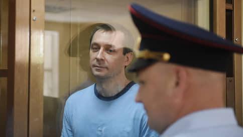 Вещдоки Дмитрия Захарченко пригодились родине // Прокуратура хочет конфисковать все, что изъяли в ходе дополнительных обысков у опального полковника