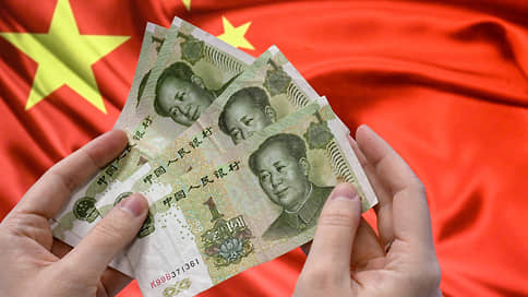 Юани сообразят на четверых // Компании и банки наращивают заимствования в китайской валюте