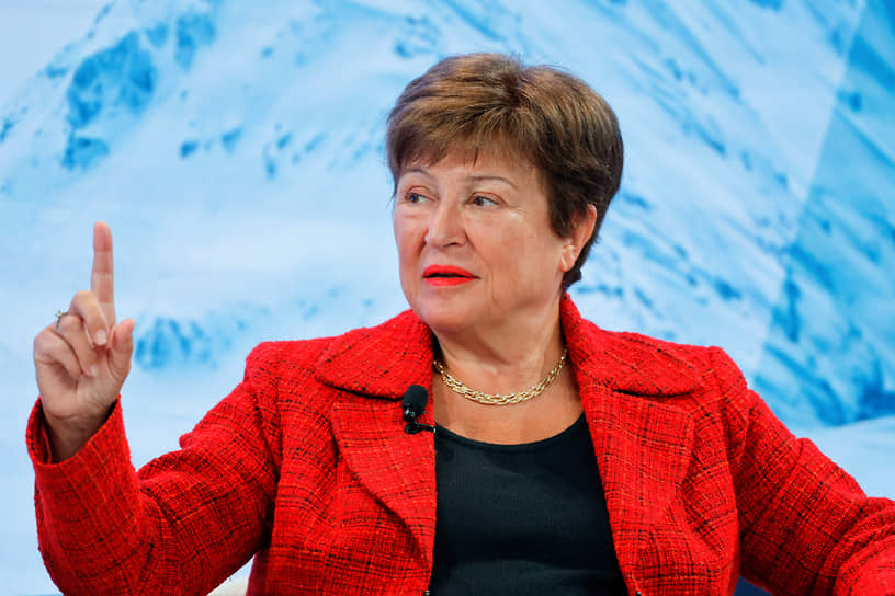 На форуме в Давосе глава Международного валютного фонда Кристалина Георгиева предупредила о множестве рисков для роста мировой экономики в этом году
