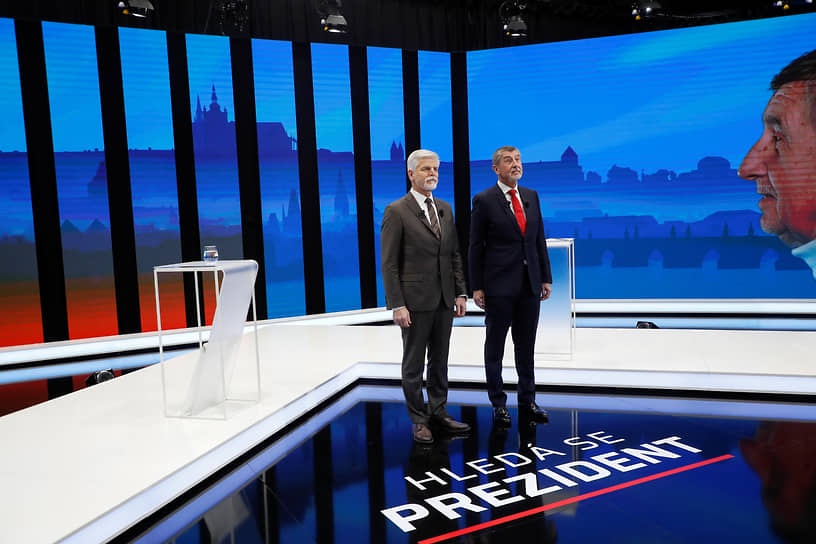 Кандидаты в президенты Чехии Петр Павел (слева) и Андрей Бабиш