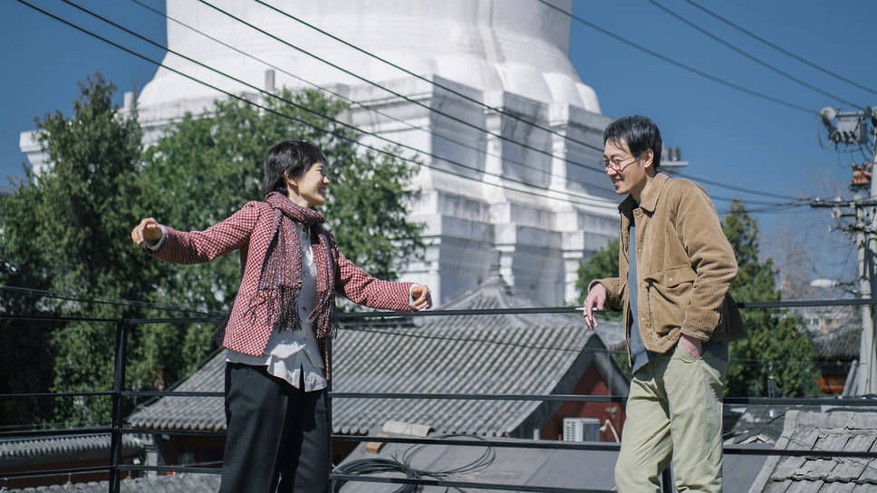 Неожиданные виды Пекина в «Башне без тени» становятся символически нагруженным фоном для отношений героев