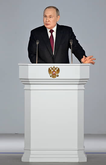 Владимир Путин расчетливо приберег основные новости для финальной части