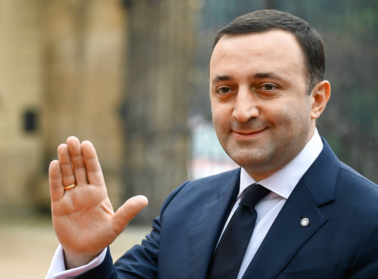 Премьер-министр Грузии Ираклий Гарибашвили обвинил в причастности к беспорядкам в Тбилиси президента Украины и других украинских политиков, которых он назвал «какими-то грязными неудачниками»