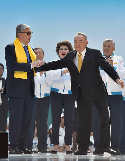 Президент Казахстана Касым-Жомарта Токаев (слева) и глава Совета безопасности Казахстана Нурсултан Назарбаев (второй справа) 