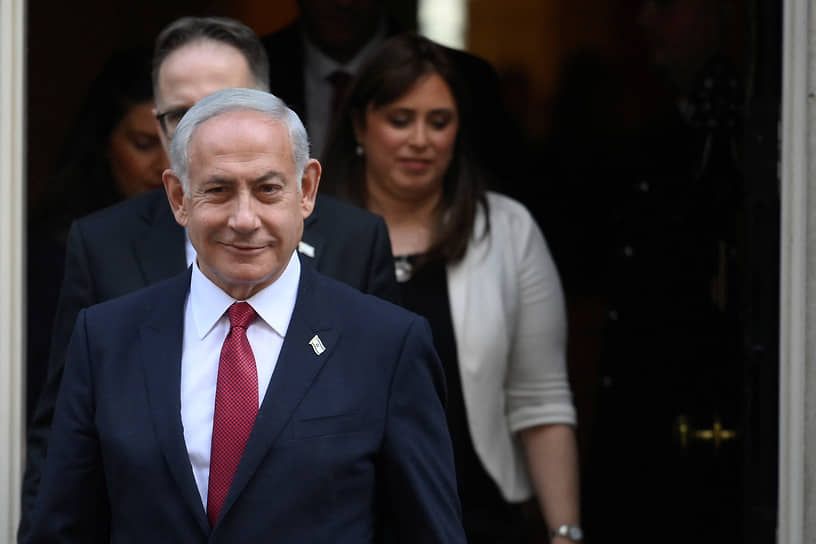 Премьер-министр Израиля Биньямин Нетаньяху покидает резиденцию на Даунинг-стрит после встречи с британским коллегой Риши Сунаком