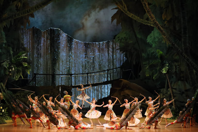 Таких затратных, амбициозных и многолюдных балетов Мариинский театр не ставил без малого четверть века