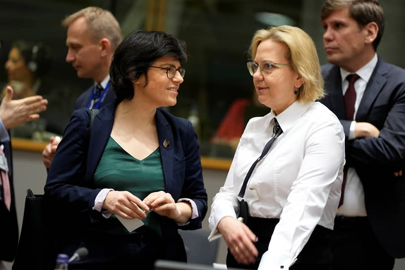Министры энергетики Бельгии и Польши Тина Ван дер Стратен (слева) и Анна Москва