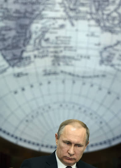 В новой «Концепции внешней политики», которую в пятницу подписал президент Владимир Путин, Россия названа «государством-цивилизацией», а также «обширной евразийской и евро-тихоокеанской державой»
