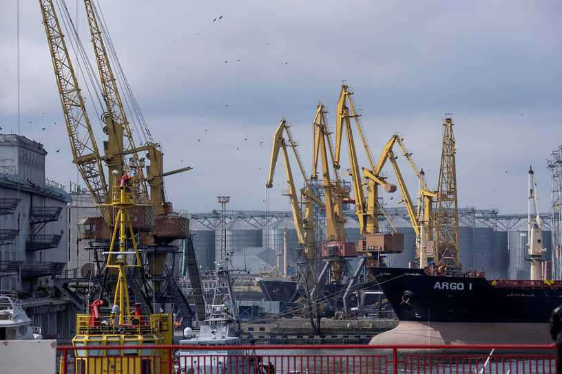 Зерновой терминал в порту Одессы	
