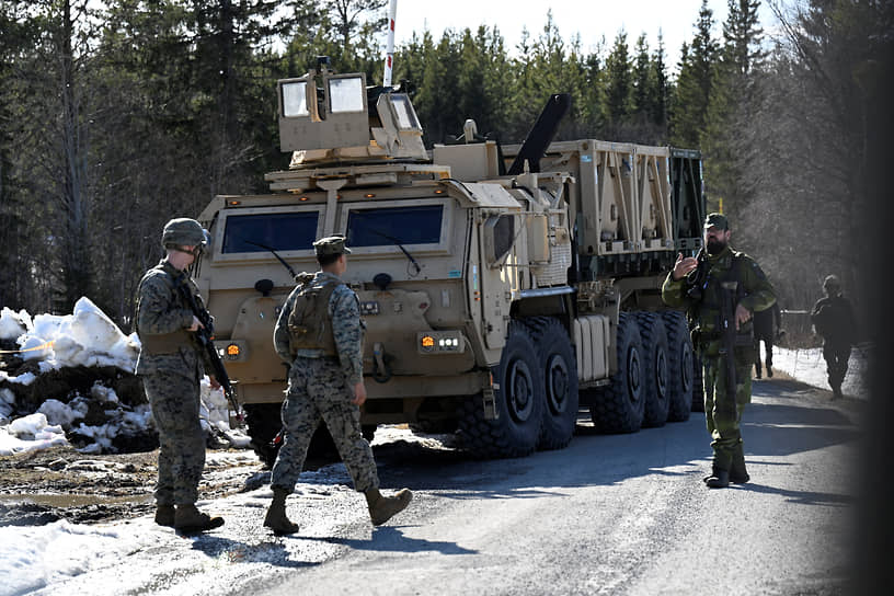 В проходящих на территории Швеции международных военных учениях Aurora-23 принимают участие военнослужащие 14 стран, в том числе подразделения морской пехоты США (на фото)