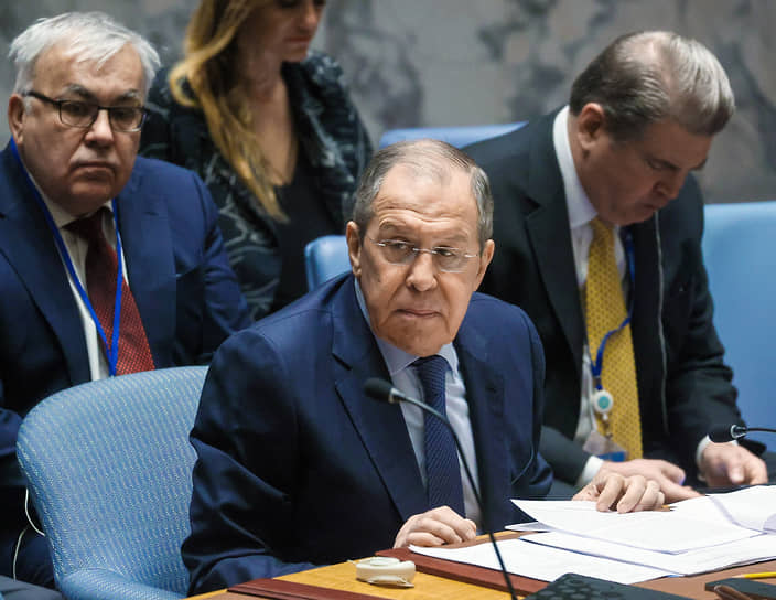Сергей Лавров обвинил Запад в двойных стандартах: там «грубо спекулируют на украинской теме» и при этом не обращают внимание на «беспрецедентный рост напряженности и насилия в зоне арабо-израильского конфликта»
