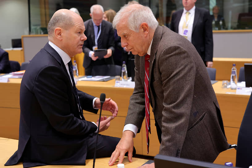 Канцлер Германии Олаф Шольц (слева) и глава европейской дипломатии Жозеп Боррель