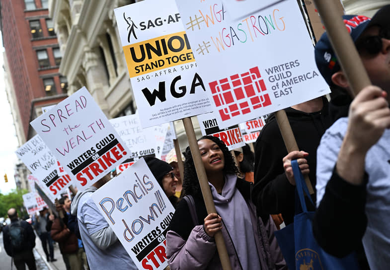 Сценаристы хотят быть комнатными – Коммерсантъ