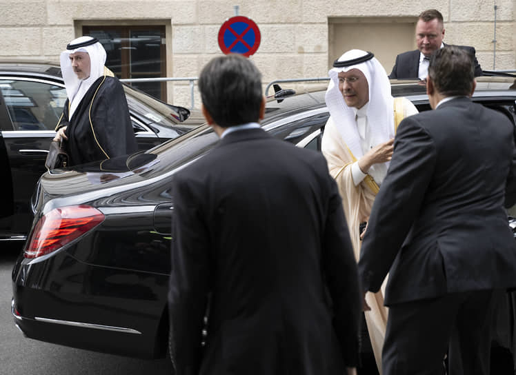 Саудовская Аравия, позиция которой во многом определяет ситуацию и в ОПЕК+, и на нефтяном рынке в целом, ведет себя все более резко и непредсказуемо