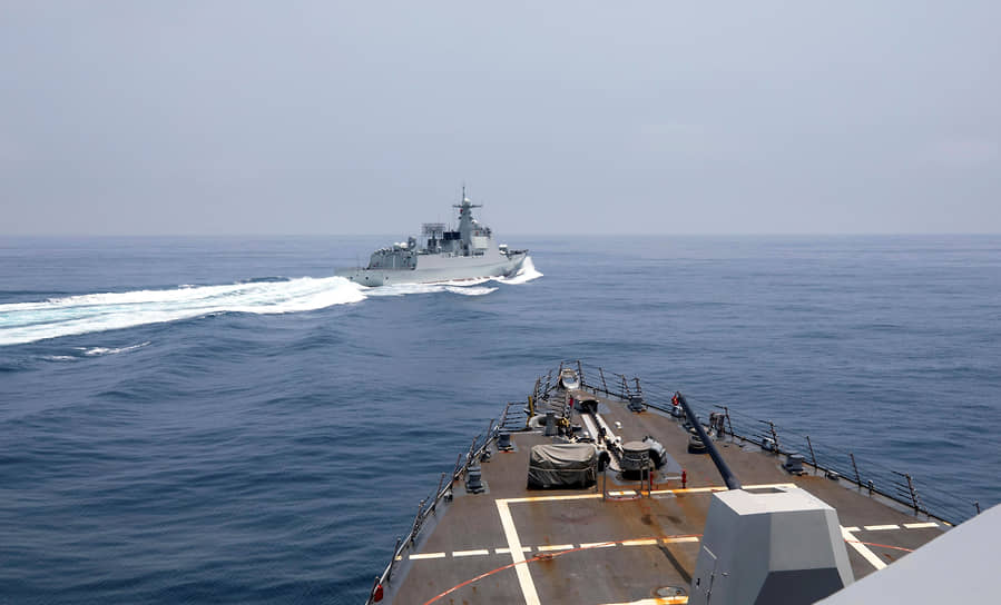 Сближение американского и китайского кораблей