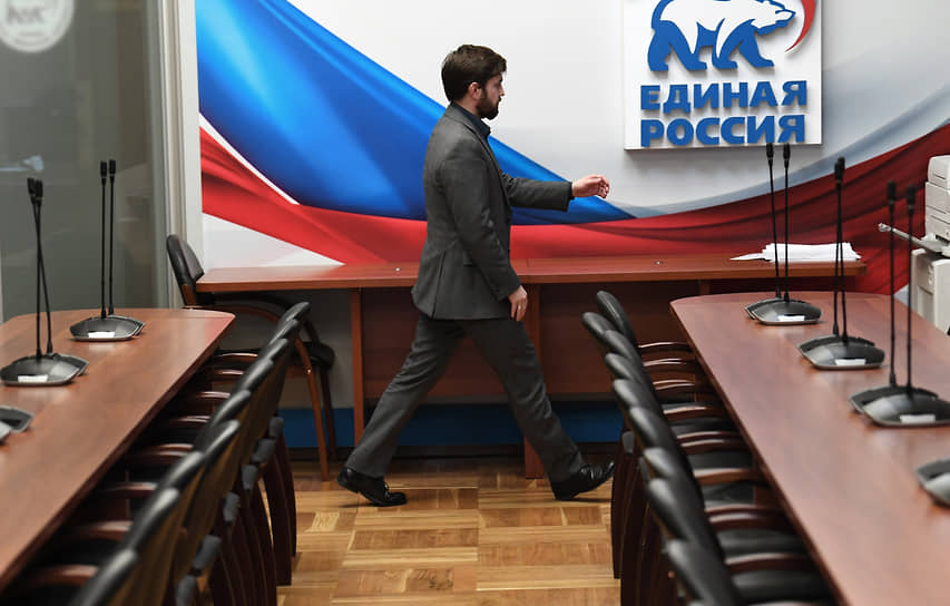 Депутаты «Единой России» разъехались на предпраздничную региональную неделю не без рекомендаций для общения с избирателями