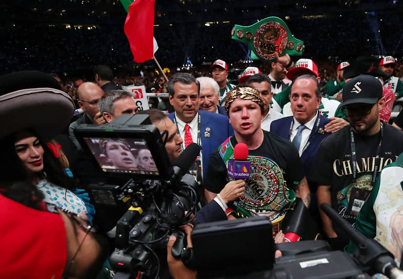 Мексиканский боксер Сауль Альварес после победы над британцем Джоном Райдером (май 2023 года)