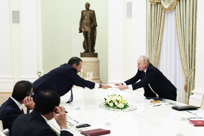Президент РФ Владимир Путин и премьер-министр, министр иностранных дел Катара Мухаммед бен Абдель Рахман Аль Тани во время встречи в Москве 