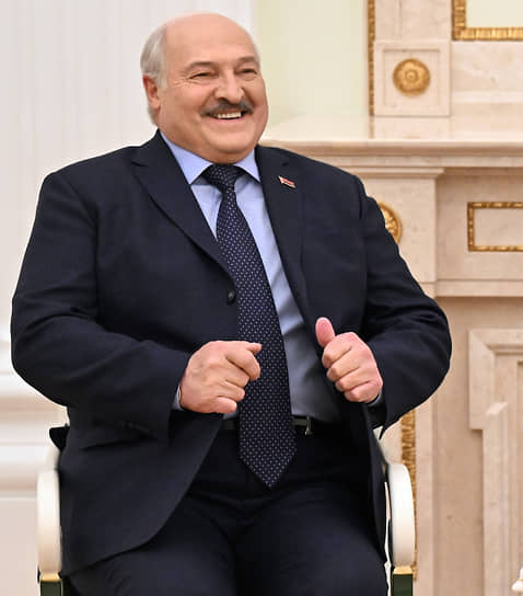 Президент Александр Лукашенко утверждает, что российское тактическое ядерное оружие удалось перебросить в Белоруссию незаметно для всех