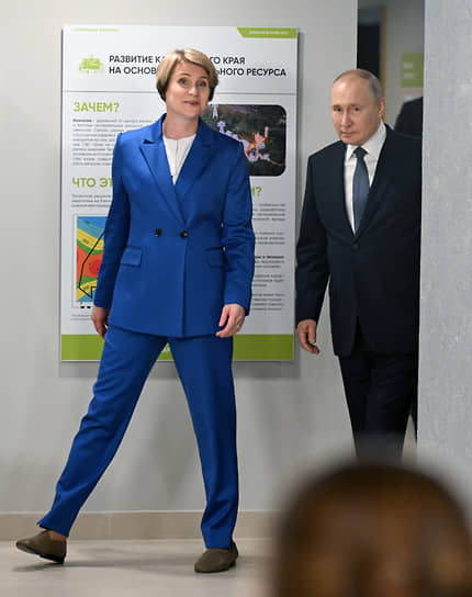 Елена Шмелева и Владимир Путин остановились и на выставке новых веяний в лицее «Сириус»
