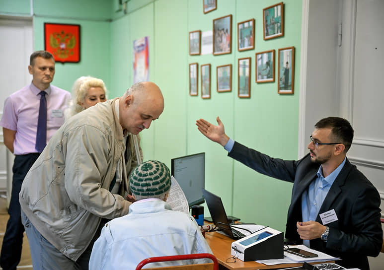 Московским участковым избиркомам, только что отработавшим на выборах мэра, предстоит проводить президентскую кампанию в обновленном составе
