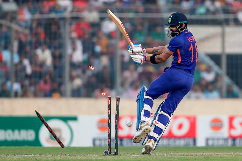 Момент матча по крикету между сборными Индии и Бангладеш в Дакке (декабрь 2022 года)