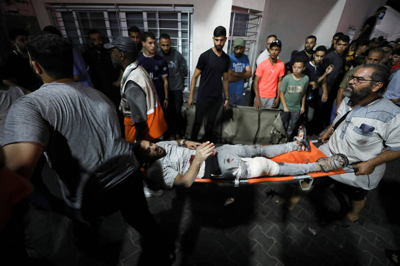 В результате попадания ракеты в баптистскую больницу «Аль-Ахли» в городе Газа, по данным Минздрава Палестины, погиб 471 человек
