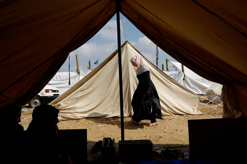 Палаточный лагерь для палестинских беженцев в районе города Хан-Юнис в южной части сектора Газа