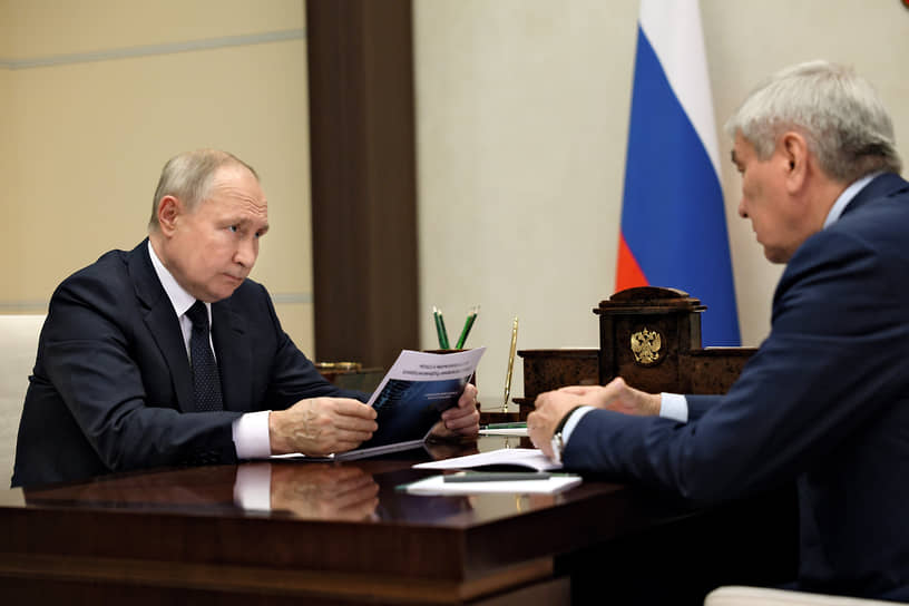 Минтруд не исключил введение декретных выплат для бабушек и дедушек