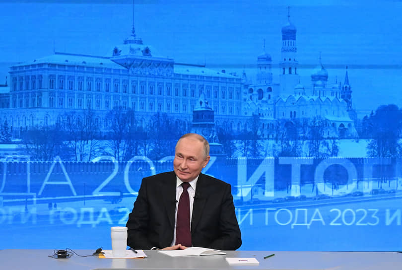 Владимир Путин признался в любви к томику «гениального молодого человека»