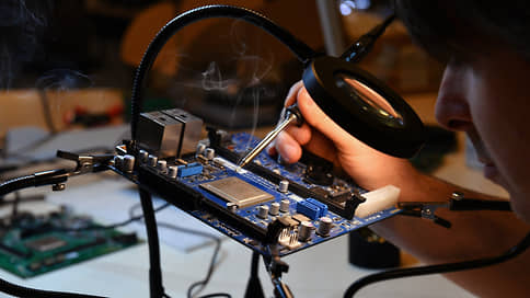 Неподъемная плата за российскость // Критерии для телеком-оборудования просят смягчить