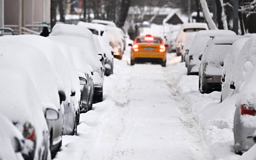 Циклон «Ваня» принес в Москву обильные снегопады