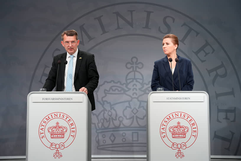 Премьер-министр Дании Метте Фредериксен (справа) и Министр обороны страны Троэльс Лунд Поульсен