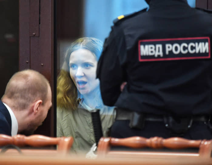 Дарья Трепова настаивает на том, что не знала о взрывчатке в бюсте, переданном ею военкору Владлену Татарскому