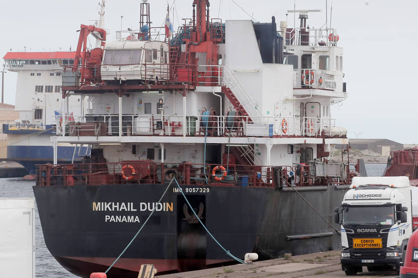 Возвращающимся в «родную гавань» компаниям на избавление от регистрации в иностранных юрисдикциях дадут еще год
