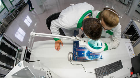 Платы уходят в печать // GS Group вложится в выпуск компонентов