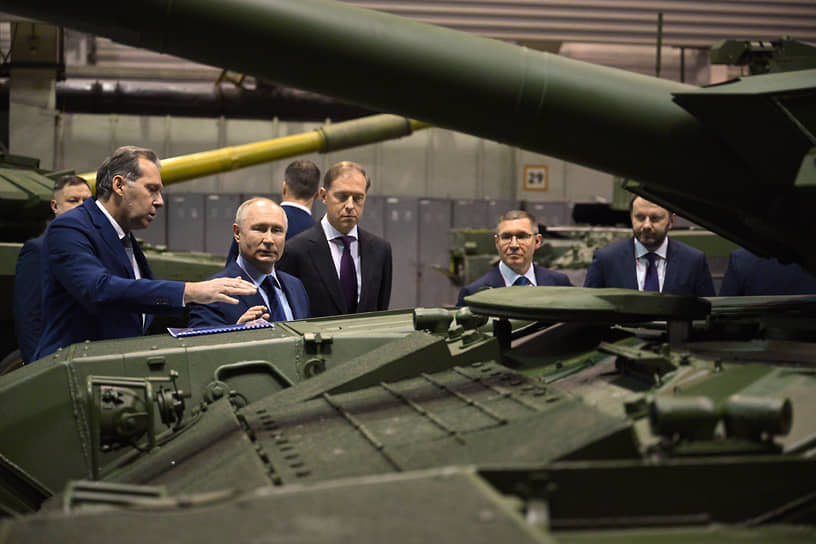 Владимир Путин в Нижнем Тагиле оказался под дулами танков