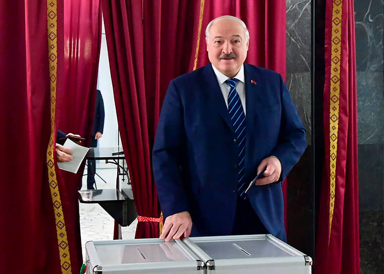 Президент Белоруссии Александр Лукашенко не скрывал удовлетворения тем, что в парламент прошли «здоровые силы», в то время как «деструктивные элементы» оказались вне игры