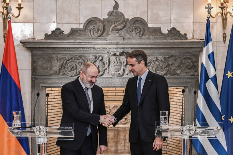 Встретившись в Афинах с армянским премьером Николом Пашиняном, его греческий коллега Кириакос Мицотакис заявил, что, как член НАТО и Евросоюза, его страна готова содействовать строительству в Армении «либеральной демократии»