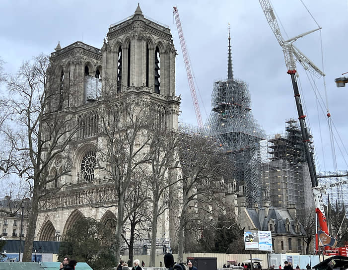 Уже летом собор Парижской Богоматери наконец можно будет увидеть без лесов — точнее, почти без лесов