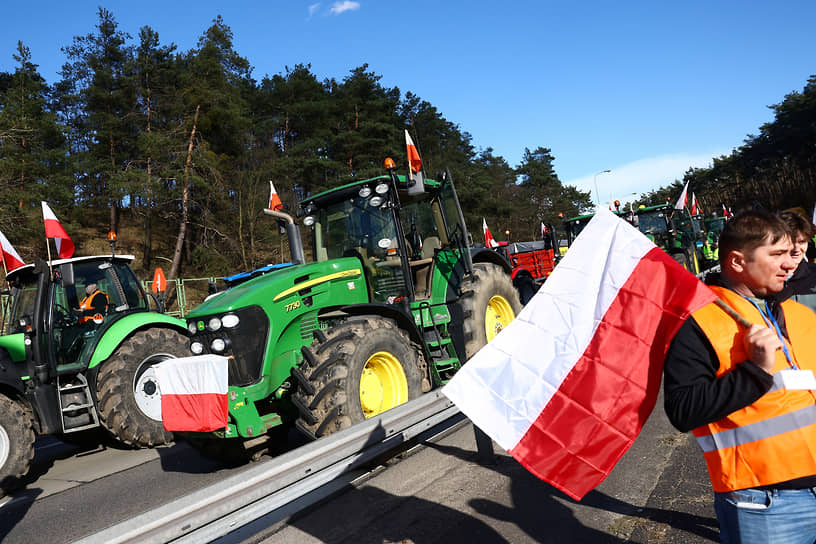 Польские фермеры блокируют автомагистраль в знак протеста