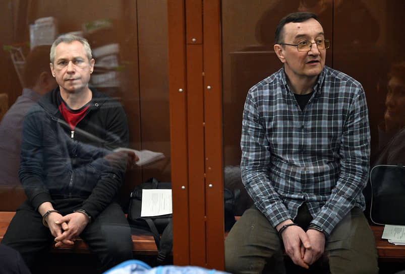 Виктор Брусенцев (слева) и Андрей Батищев (справа) настаивали, что действовали строго в рамках закона, но суд не убедили