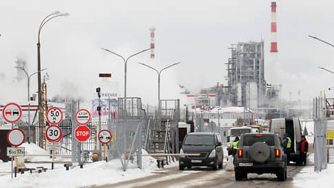 НПЗ достали с воздуха // Атака на завод в Нижнем Новгороде приведет к снижению выпуска бензина