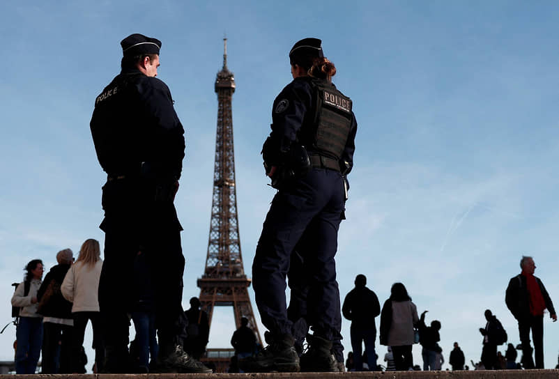 На заседании Совета обороны и безопасности Франции было принято решение повысить уровень террористической угрозы в стране до максимального
