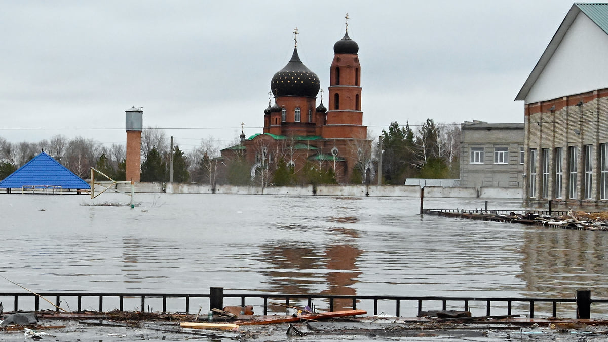 Всемирный потоп в Уральске: противостояние людей и большой воды - КН