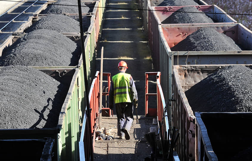 Правительству придется найти путь между противоречащими друг другу наполнением бюджета и выживанием угольных компаний