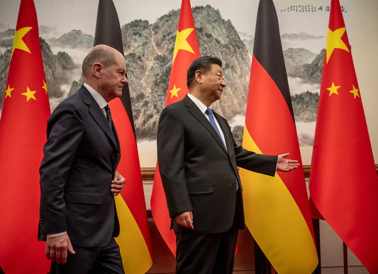 Канцлер ФРГ Олаф Шольц заявил, что председатель КНР Си Цзиньпин во время их беседы согласился поддержать «мирную конференцию» в Швейцарии. Однако МИД Китая эти слова не подтвердил