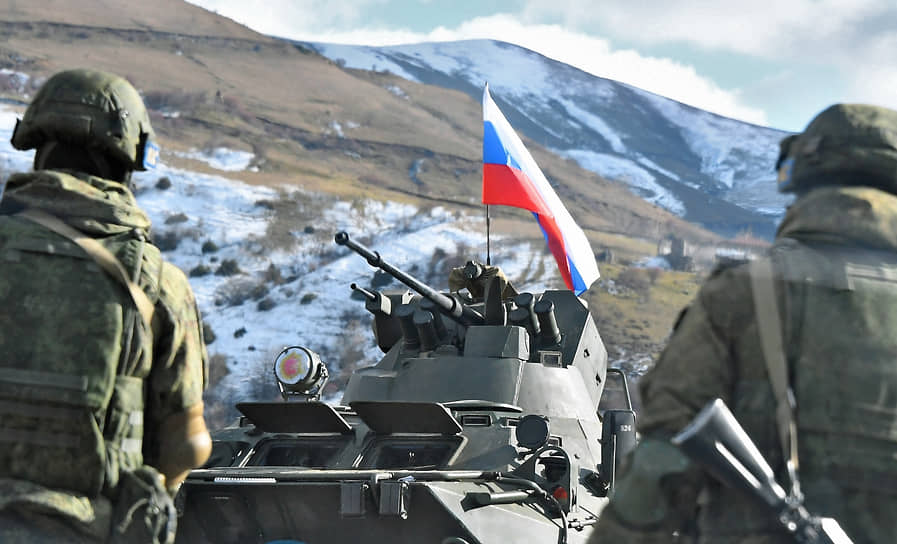 Российские миротворцы покидают Карабах, который в прошлом году полностью перешел под контроль Баку