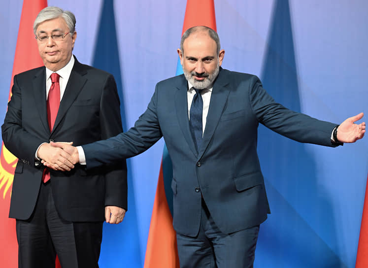 Президент Казахстана Касым-Жомарт Токаев и премьер-министр Армении Никол Пашинян